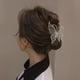 thumbnail image 5 of Pinza para el pelo con forma de mariposa, pinza para el pelo con perlas falsas y diamantes de imitación, 5 of 8