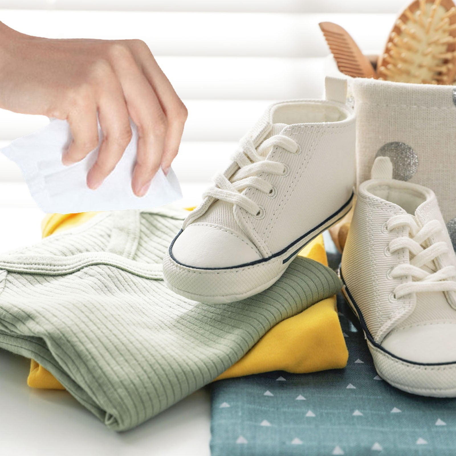 18 Lingettes Nettoyantes Pour Chaussures - Élimine Saleté, Taches, Sans Rinçage, Pour Cuir Et Toile - 9