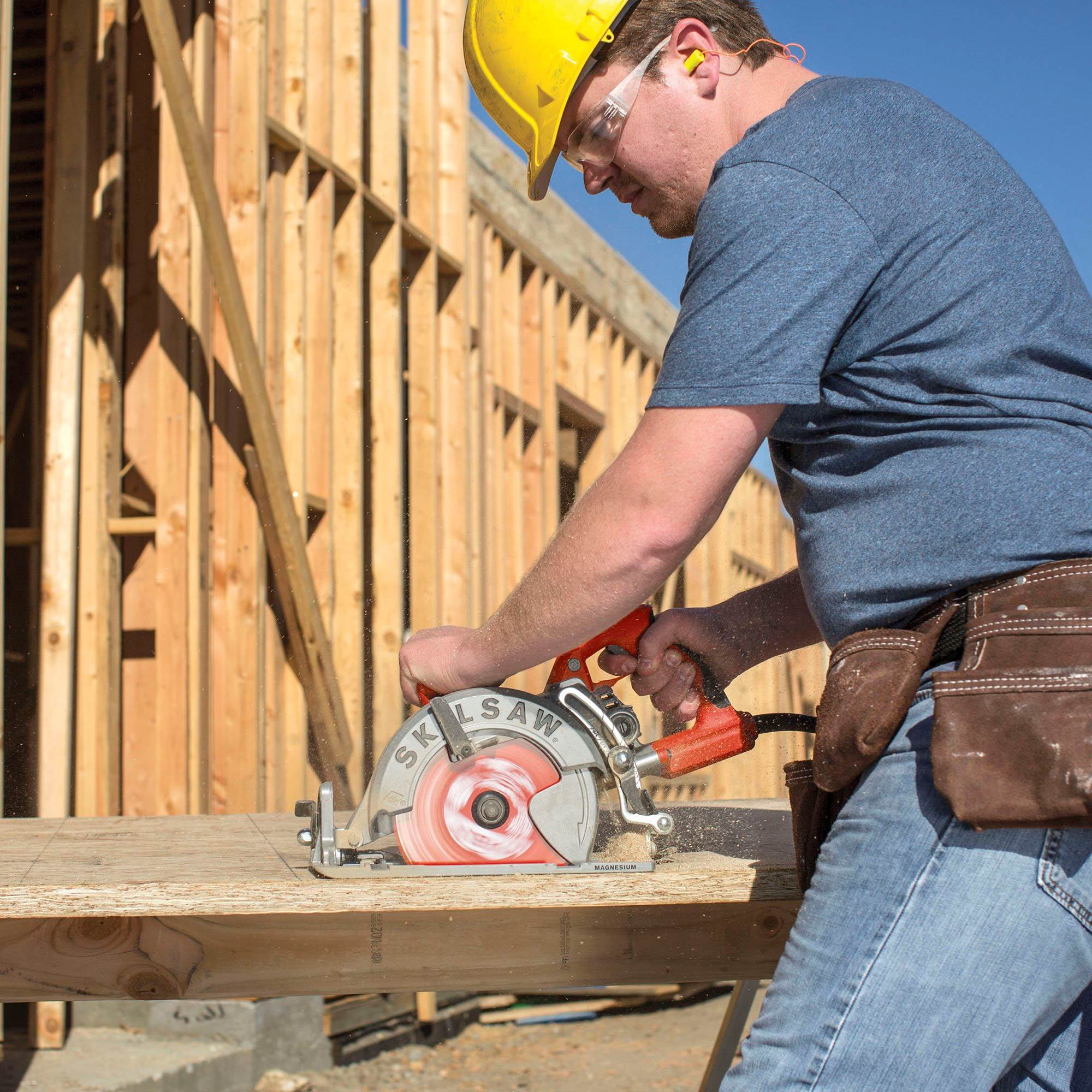 Magnesium Worm Drive Circular Saw 