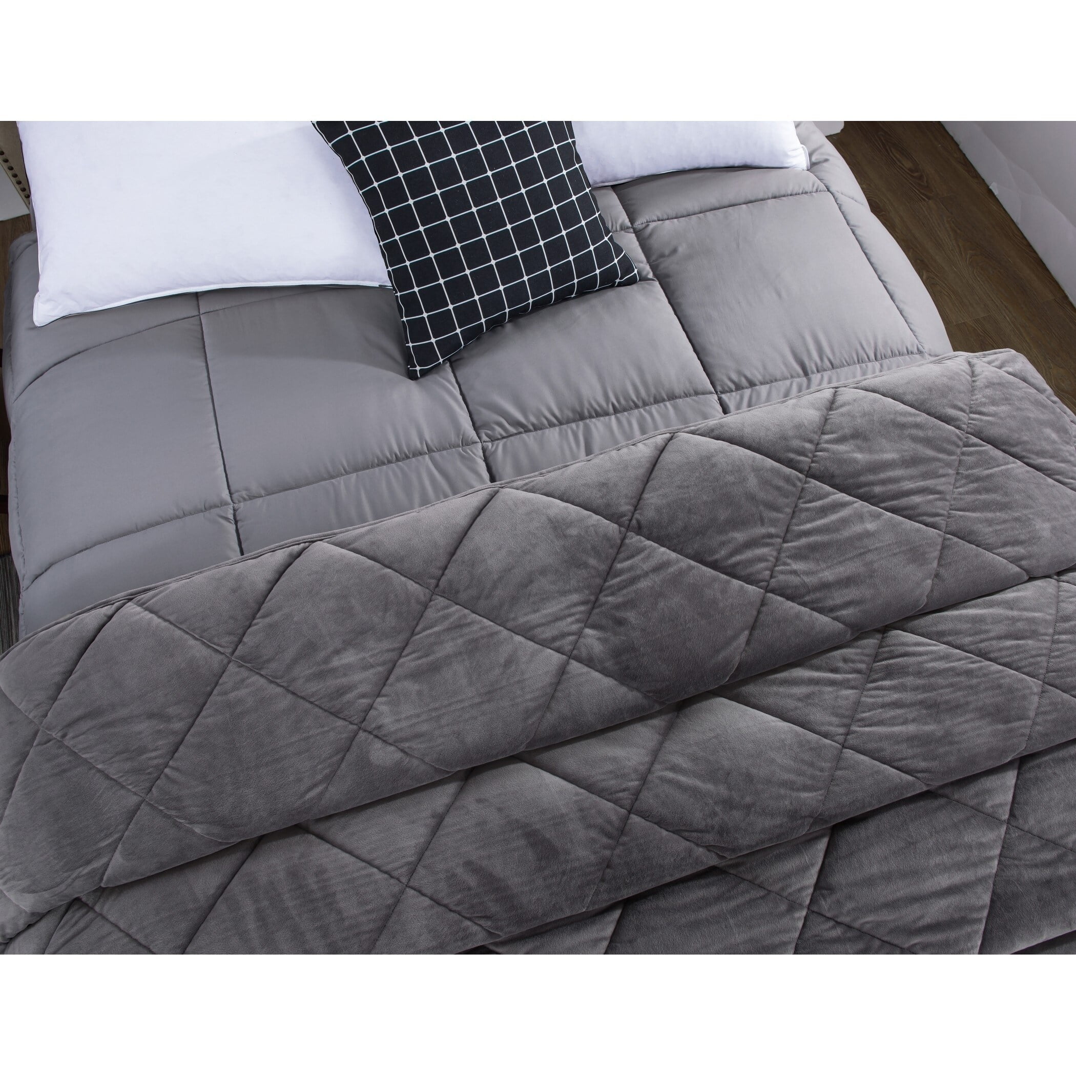 St. James Home 2pc Velvet blanket & Microfiber Comforter Set, Tawny Port, Twin