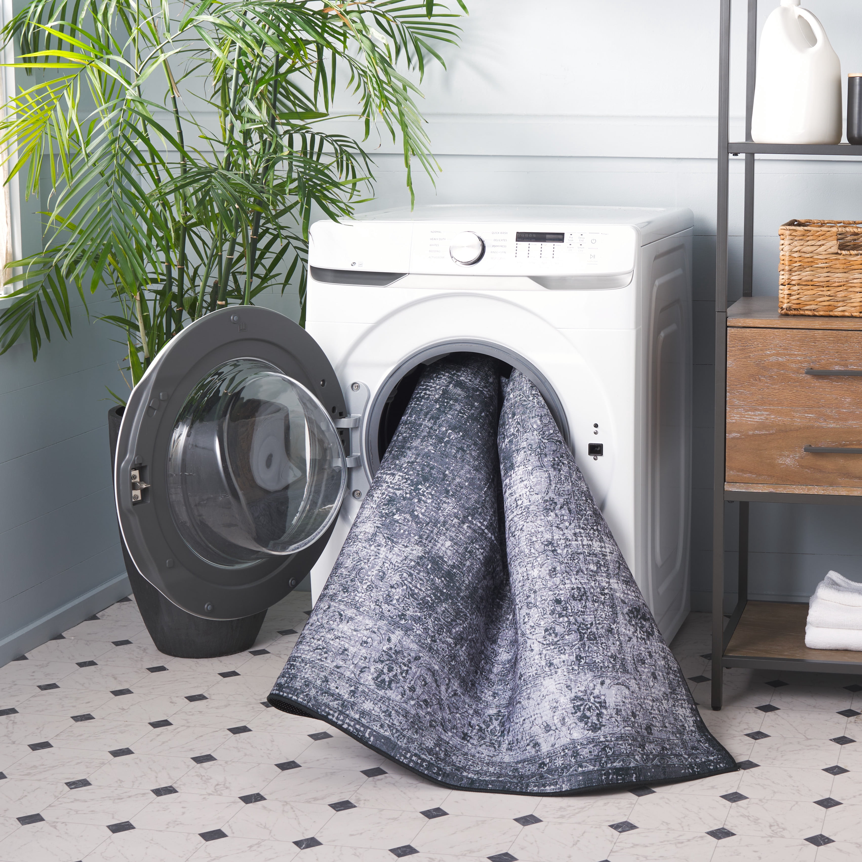 SAFAVIEH Tucson Donovan Traditional Machine Washable Area Rug, 3' x 5', Black/Grey