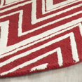 thumbnail image 3 of Safavieh Cambridge 6' Tapis de Laine Touffeté à la Main Ronde en Rouge et Ivoire, 3 of 3
