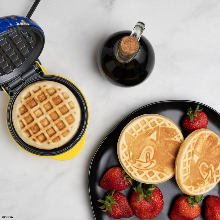 Uncanny Brands Sonic the Hedgehog Mini Waffle Maker, Non-Stick