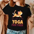thumbnail image 2 of Mon Chat Est Mon Partenaire de Yoga T-Shirt Imprimé Femmes Hommes Été Décontracté Manches Courtes Col Rond Hauts Mode T-Shirts HM374-Rouge TTG, 2 of 5