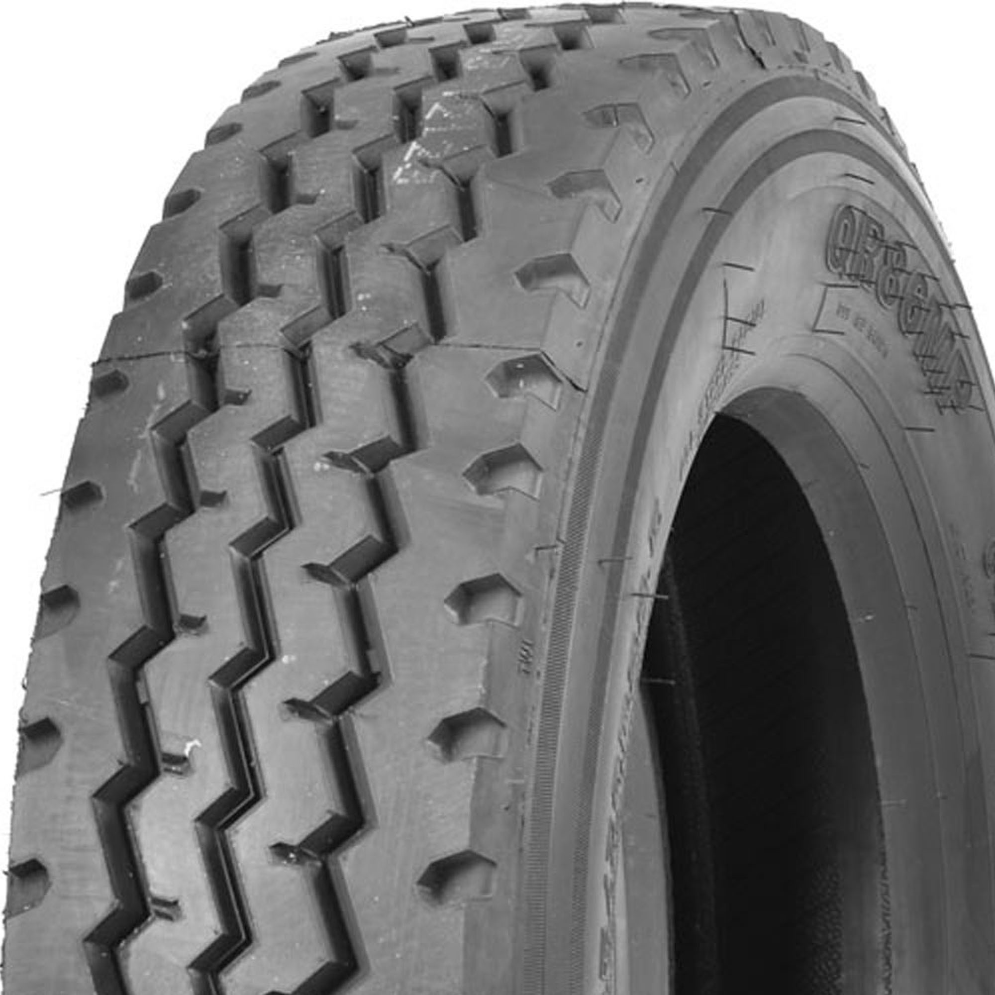 Gladiator QR86MP 11R22.5 146/143N H Commercial Tire