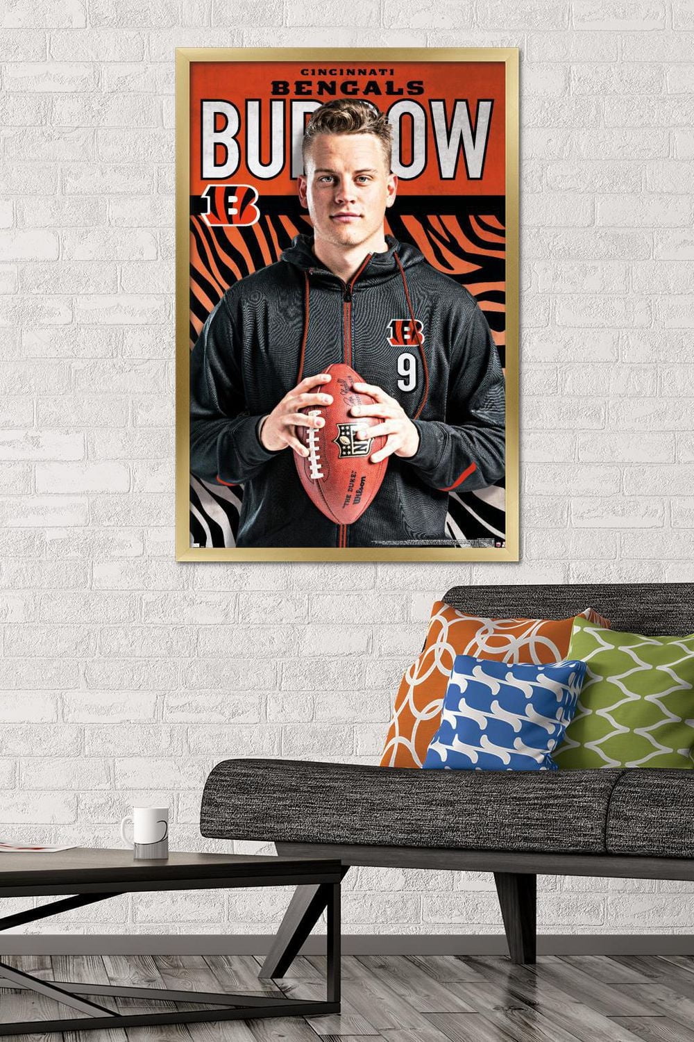 NFL Cincinnati Bengals - Joe Burrow Pose 20 Wall Poster, 14.725" x 22.375" Framed