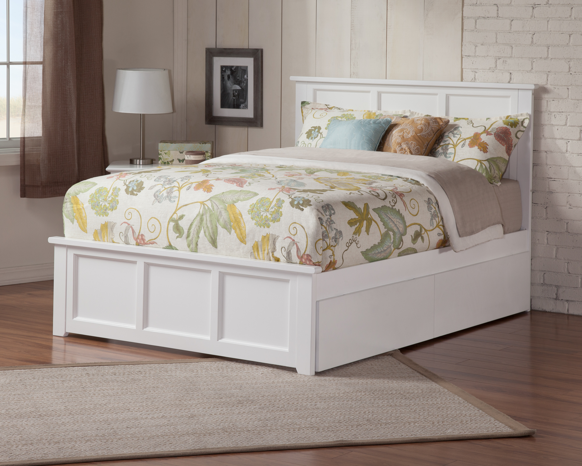 Madison Queen Platform Bed with Matching Foot Board with 2 Urban Bed ...