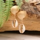 thumbnail image 3 of 1 par de pendientes de resina con forma de concha y perla, elegantes pendientes colgantes de concha de cauri para niñas y mujeres., 3 of 5
