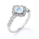 thumbnail image 4 of JeenMata Anillo de Bodas de 1,75 Quilates con Piedra Lunar Arcoíris Facetada Redonda y Detalle de Moissanita en Oro Blanco de 18 K sobre Plata, 4 of 6