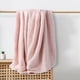 thumbnail image 4 of Toalla de baño de terciopelo para adultos, extragrande (35 x 67 cm), súper absorbente, de secado rápido, para cabello y cuerpo, ultrasuave y afelpada, ideal para spa, playa, gimnasio y uso, 4 of 5