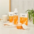 thumbnail image 2 of Sérum Facial No7 Radiance+ Vitamina C 15% Hidratante Antiedad para Manchas Oscuras, 2 of 8
