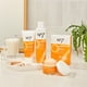 thumbnail image 2 of Sérum Facial No7 Radiance+ Vitamina C 15% Hidratante Antiedad para Manchas Oscuras, 2 of 8