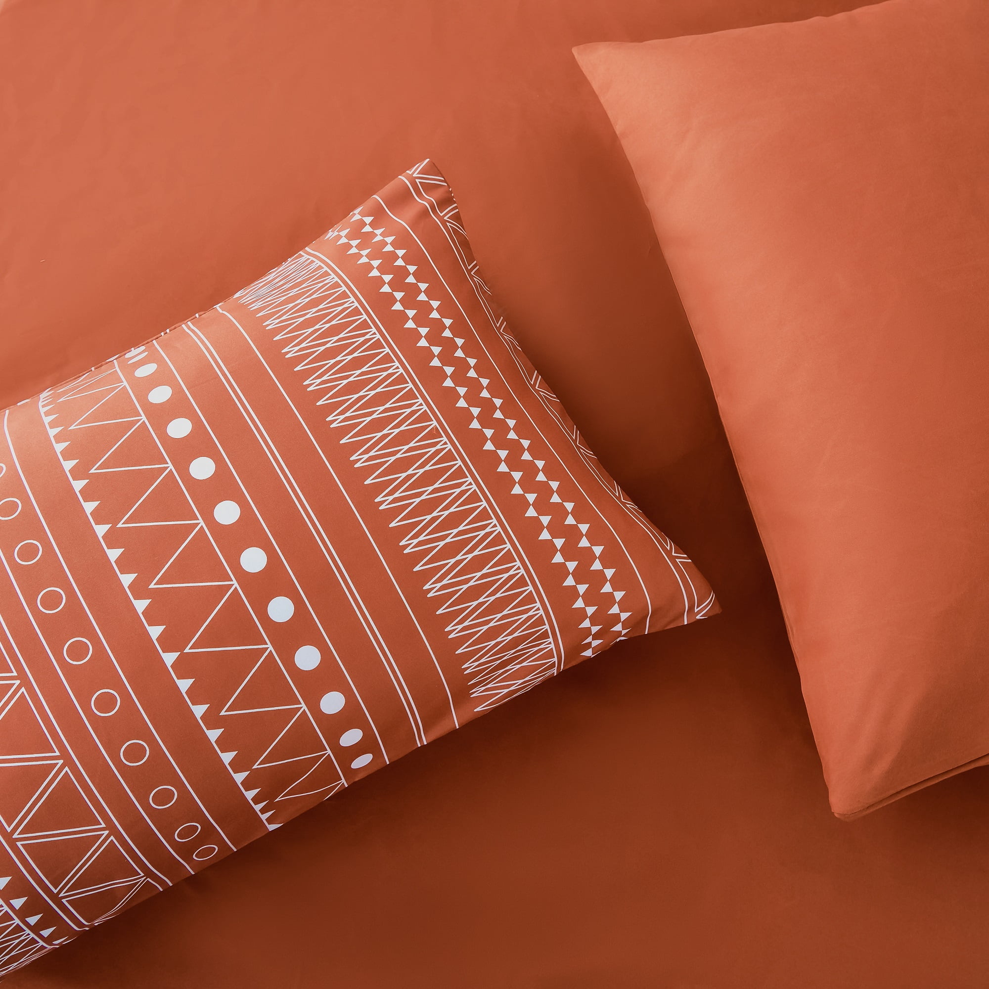 RYNGHIPY Burnt Orange Comforter Set Queen Size, Pumpkin Rust Boho Bed in a Bag Lightweight Microfiber, Terracotta Geometric Comforter Women Men Bedding (Burnt Orange,Queen Size)