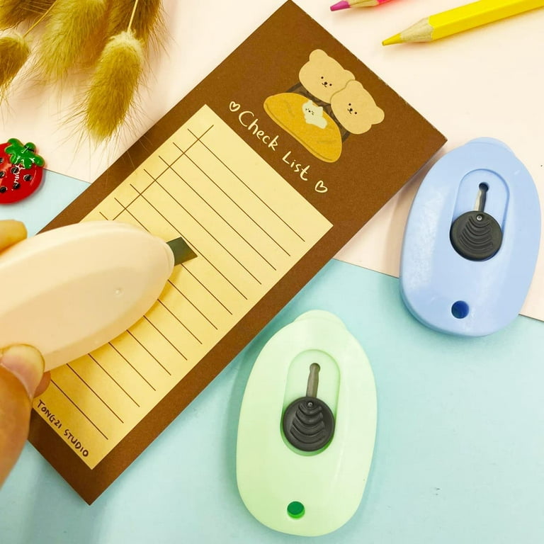 Cute Retractable Box Cutters, 3pcs Cat Paw Shaped Mini Art Cutter Utility Knife Office School Stationery for Cutting Envelopes Letter Paper Cutting