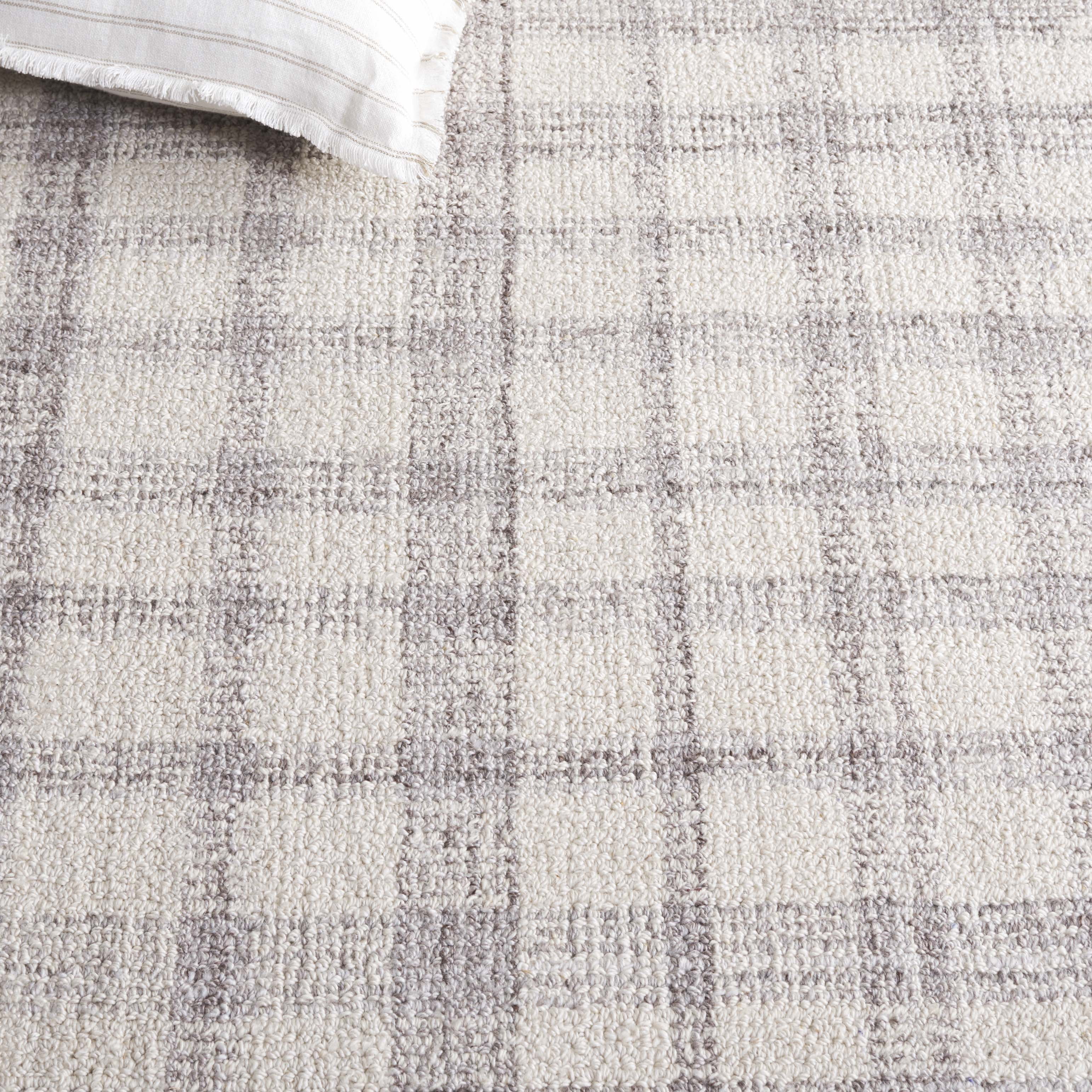 Safavieh Abstract Aleta Trellis Area Rug, Ivory/Silver, 5' x 8'
