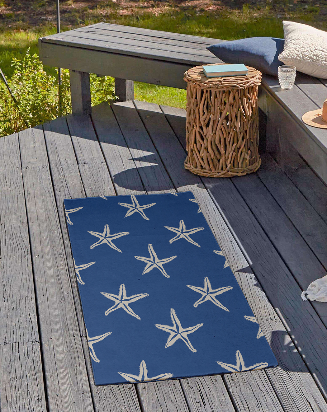 24" 36" Simply Daisy Starfish Beach Style Chenille Area Rug, Nautical Navy