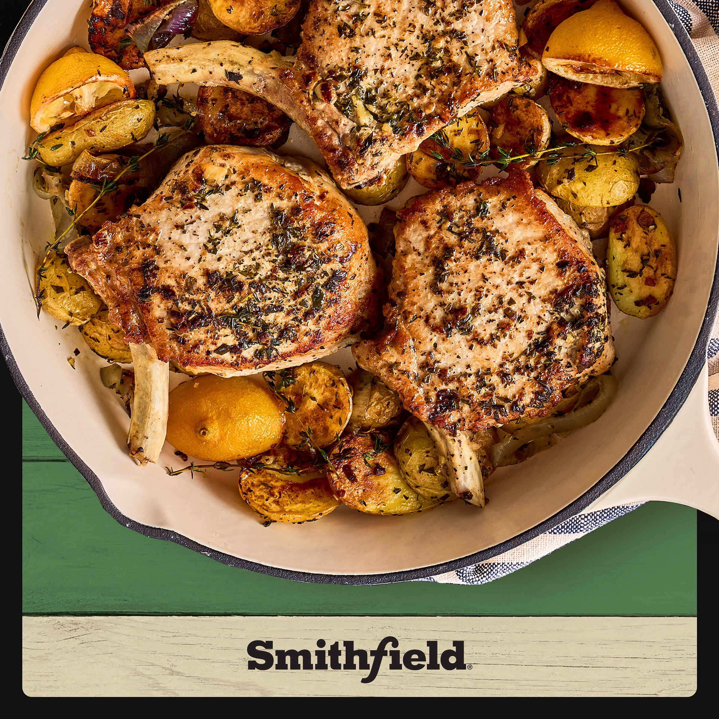 Smithfield All Natural Fresh Pork Chops, Boneless, 0.6 - 1.5 lb, 23 Grams of Protein per 4 oz Serving