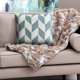 thumbnail image 1 of Fiudx Funda de Almohada de Terciopelo con Diseño de Copos de Nieve, Transpirable, Suave Al Tacto, con Estampado Geométrico, Elegante Decoración para El Hogar, Sofá de Oficina, Cojín de Noche, Cremall, 1 of 6
