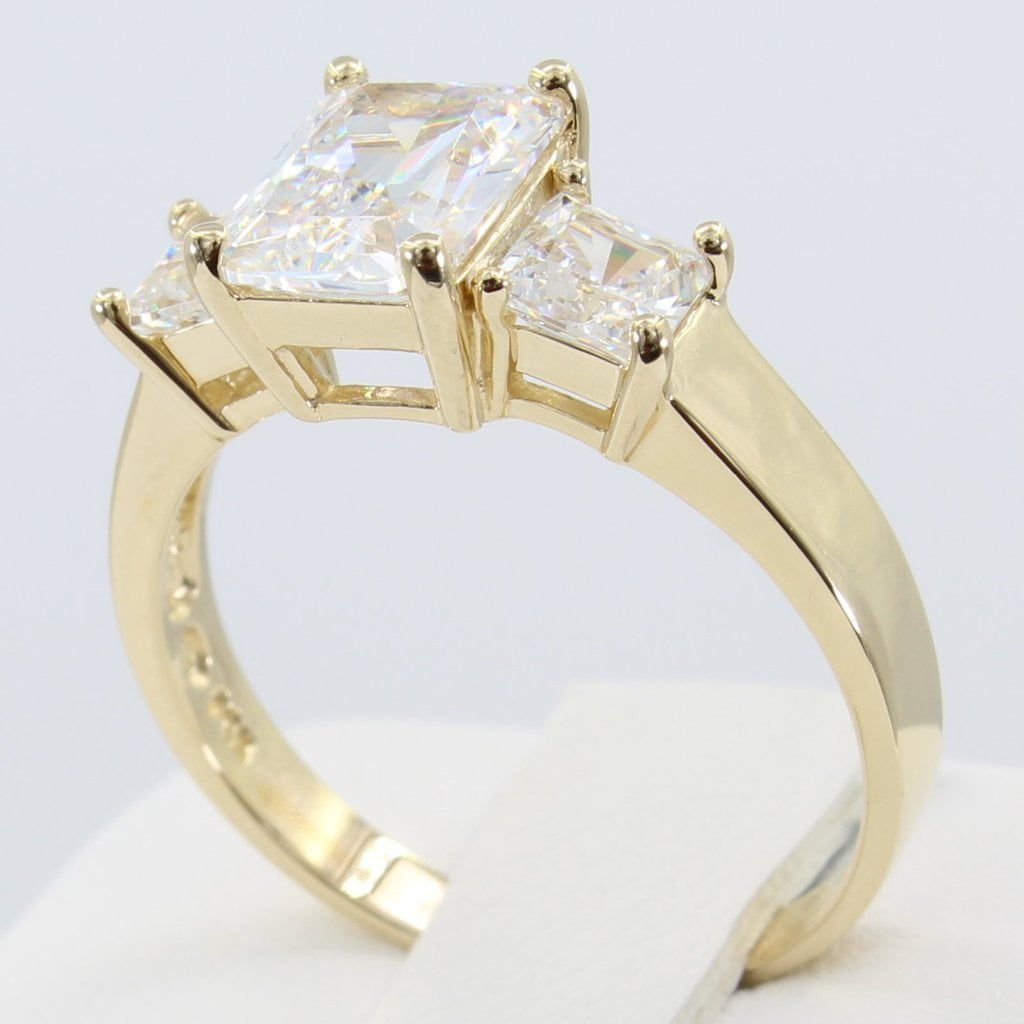 14K Yellow Gold Princess Cut Center Stone White CZ 3 Three Stone Engagement Ring 
