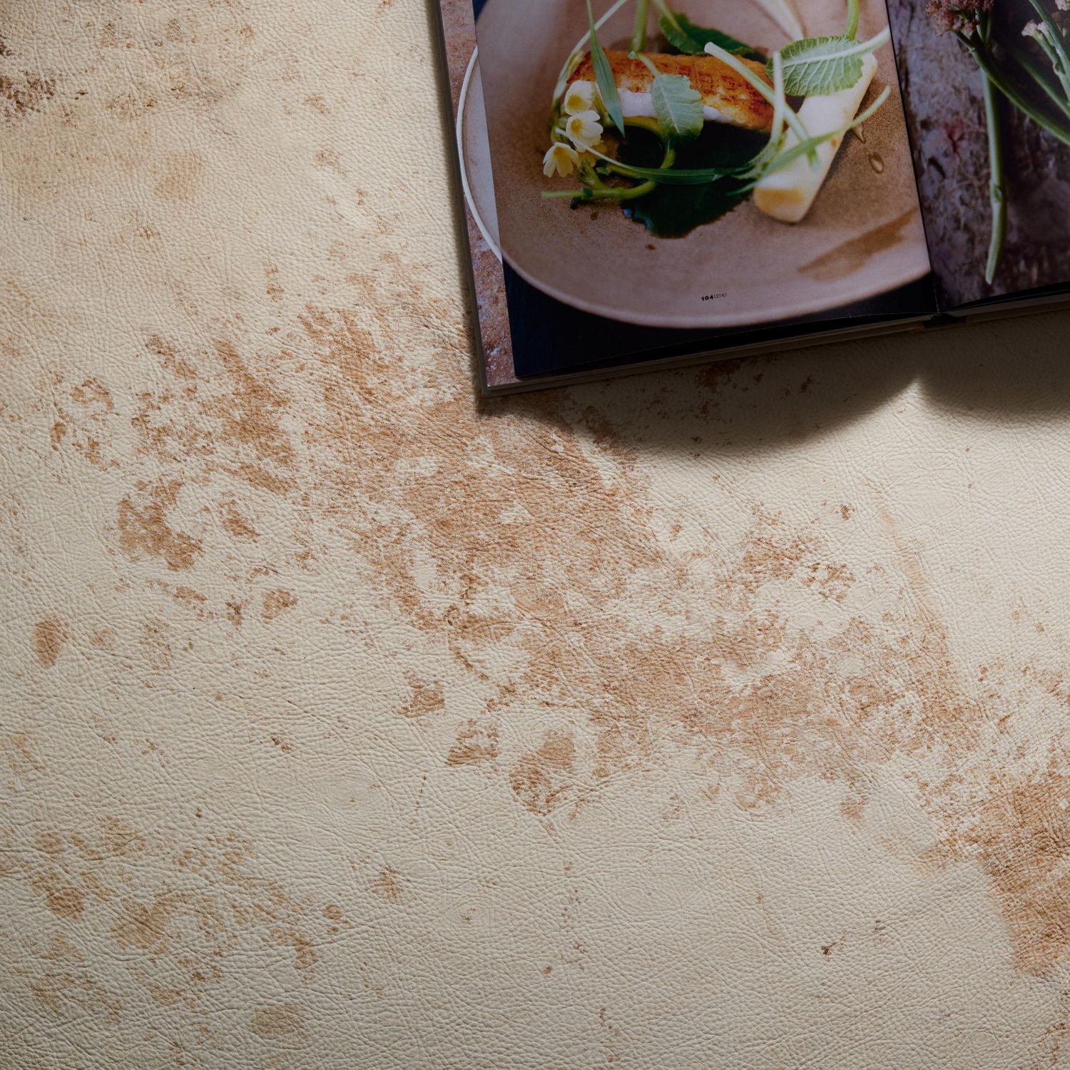 SAFAVIEH Cow Hide Donovan Tapis Animalier