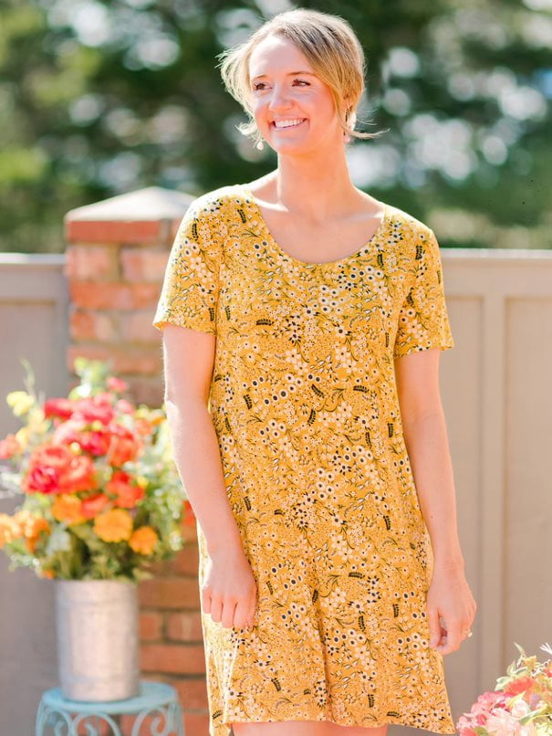 The Pioneer Woman Scoop Neck Dress with Short Sleeves, Women’s