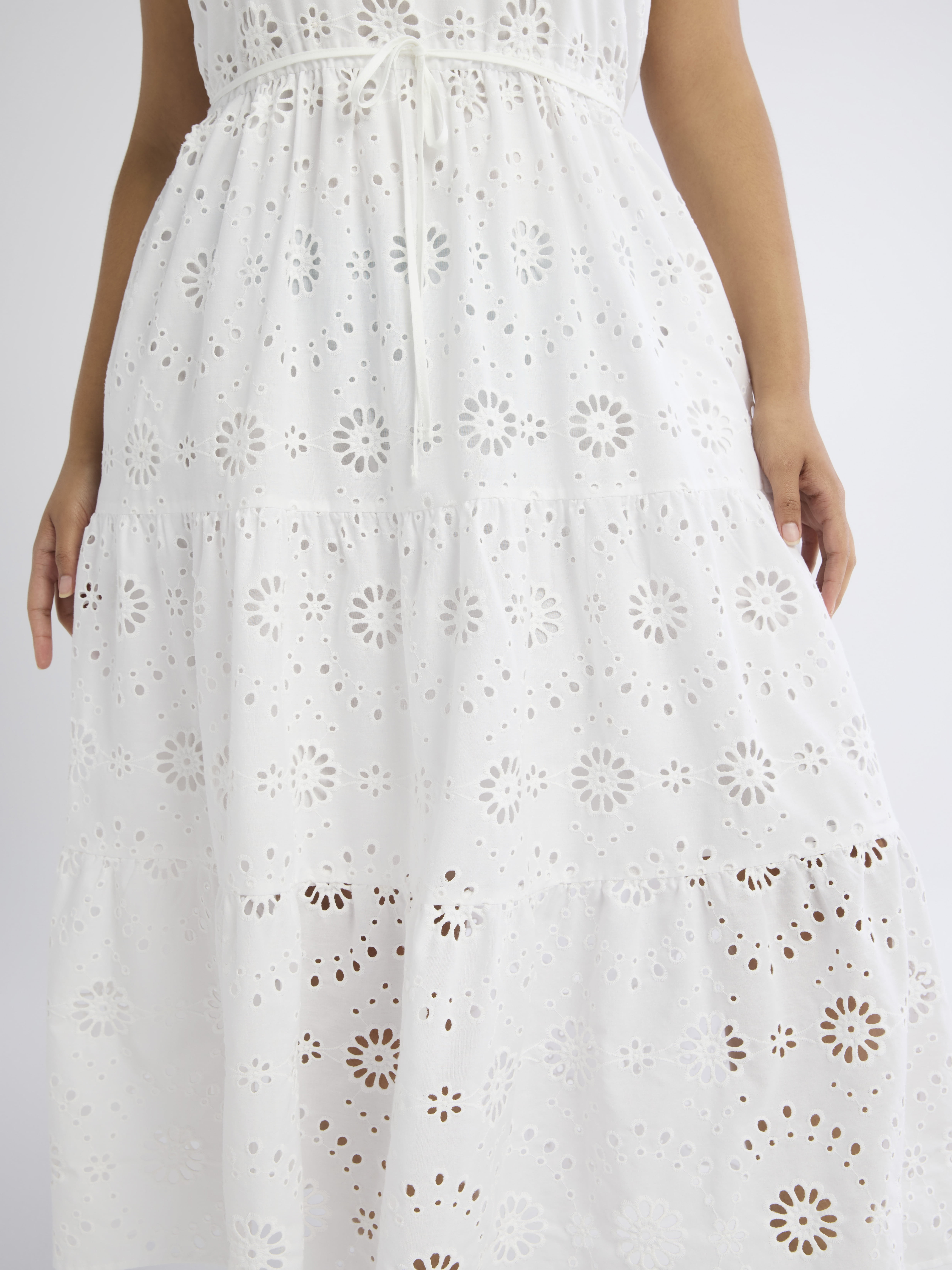 Time and Tru Women's Eyelet Halter Dress, Sizes XS-XXXL.