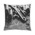 thumbnail image 2 of Ahgly Company Outils Coussin d'Extérieur, 18 Pouces par 18 Pouces, 2 of 6