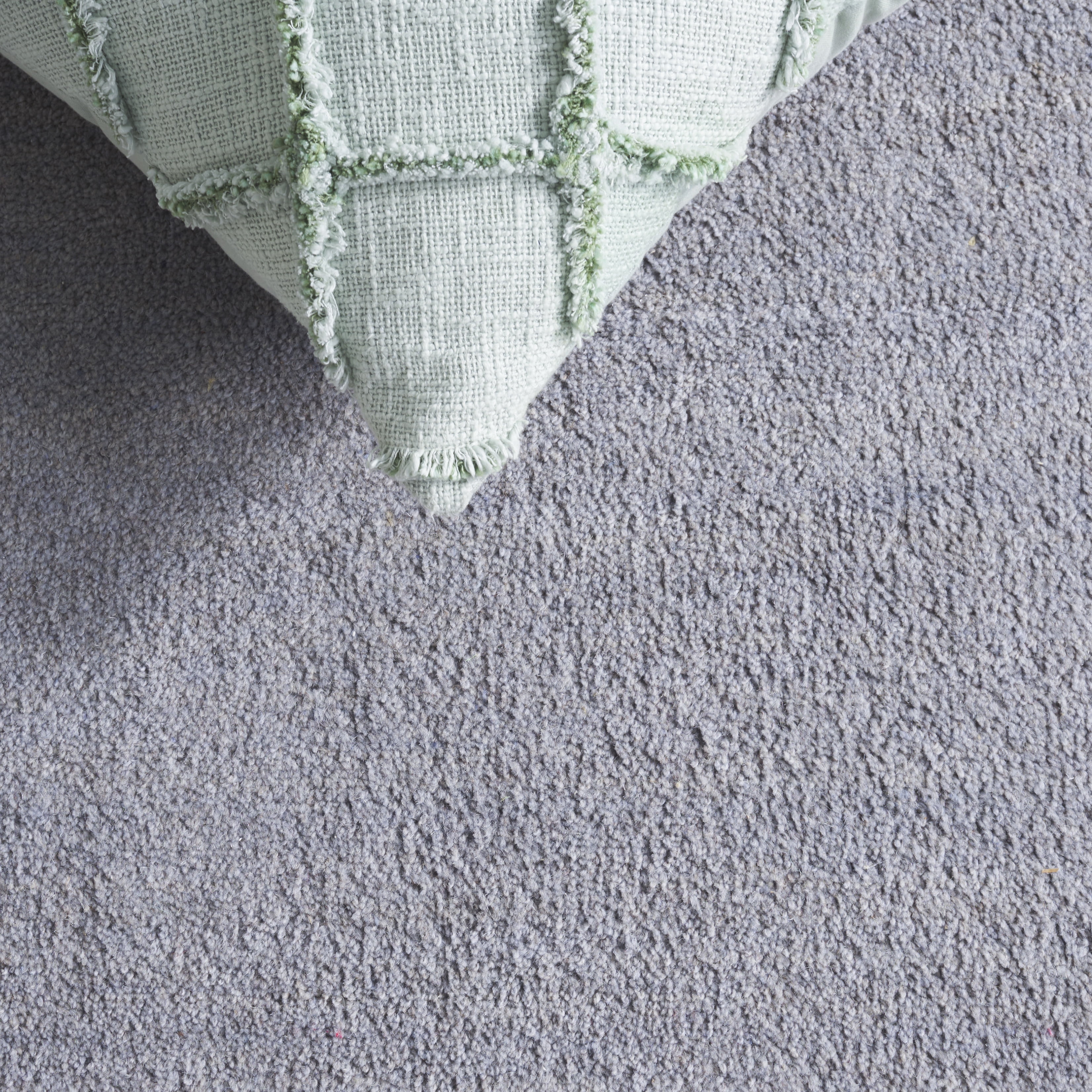 SAFAVIEH Himalaya Rachelle Solid Wool Area Rug, Grey, 6' x 9'