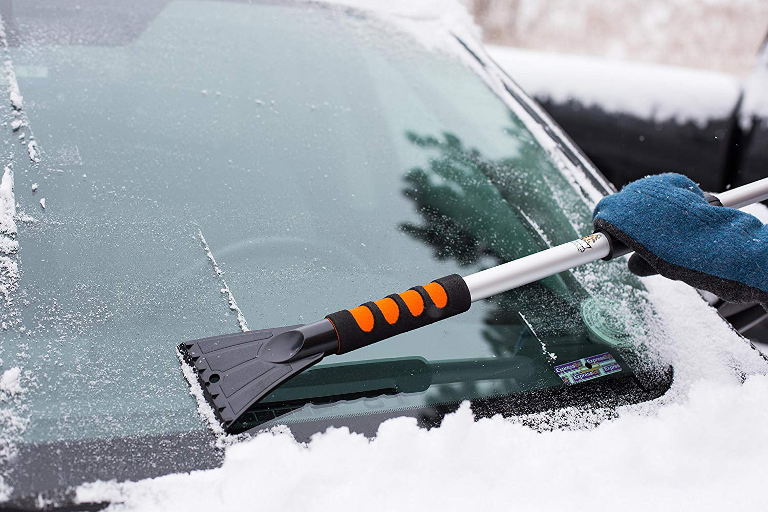 Qsnn Ice Scraper Car with Snow Brush Telescopic Ice Scraper for Cars Truck SUV Windscreen Garden Shed Car Winter Accessories 2 in 1 Snow Scraper Long Handle Car Broom with Towel 