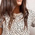 thumbnail image 3 of Camisa con estampado de puntos de leopardo para mujer, camiseta informal holgada con cuello redondo y manga corta para fiesta de trabajo diaria, 3 of 6