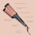 thumbnail image 4 of Hairitage Catch The Wave Rizador + rizador - Rizador de cerámica turmalina rosa de 3 barriles + rizador - Ondas de playa + rizos - Reduce el encrespamiento + aumenta el brillo - Todo tipo de cabello +, 4 of 5