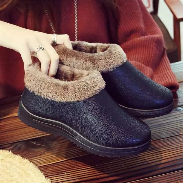 Zapatos de invierno y algodón Zapatillas de algodón grueso de terciopelo de invierno para mujer Botas de algodón cálidas impermeables de cuero para madres de mediana edad