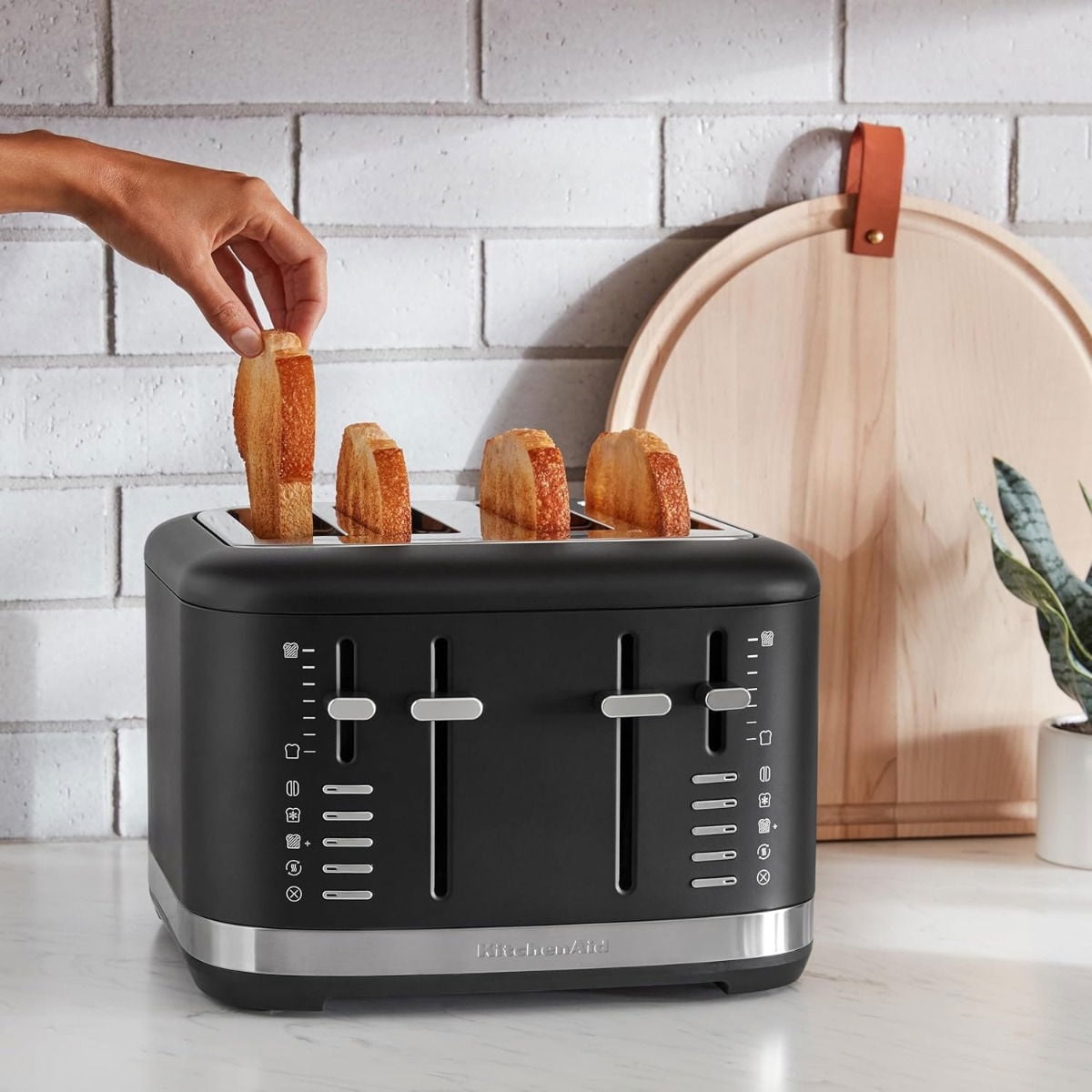 KitchenAid 4 Slice Metal Toaster | Matte Black