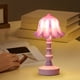 thumbnail image 3 of Mini luz nocturna LED | Diseño de jacinto y líneas finas | Lámpara de mesa a pilas para dormitorio, escritorio y habitación infantil | Luz decorativa de brillo suave, 3 of 4