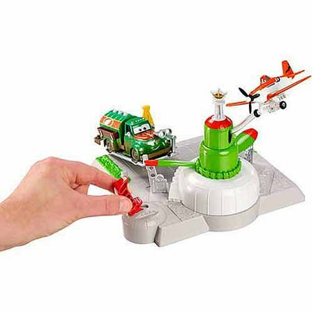 Disney Planes Action Shifters Chug's Fill 'n' Fly Station Play Set
