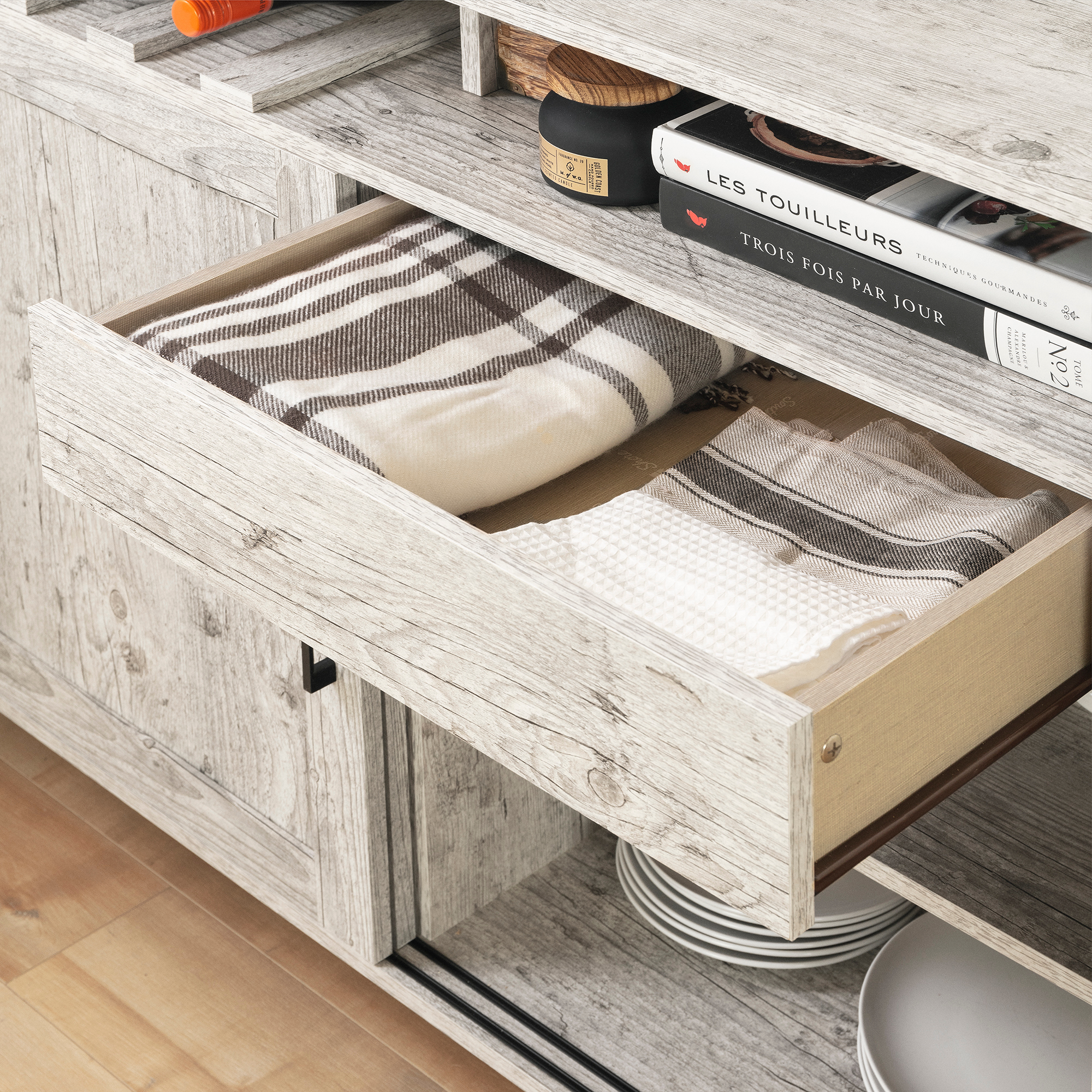 South Shore Munich Buffet with Sliding Door-Seaside Pine