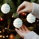 thumbnail image 5 of Adornos navideños, adornos para árbol de Navidad, regalos de Navidad, bolas de espuma color macarrón, adornos colgantes para árbol de Navidad, bolas navideñas de espuma de 8 cm., 5 of 6