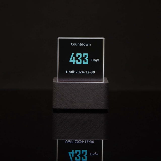 WiFi 3D Photo Display & Digital Clock With GIF And Electronic Image Album Player For Desktop/Car Décor