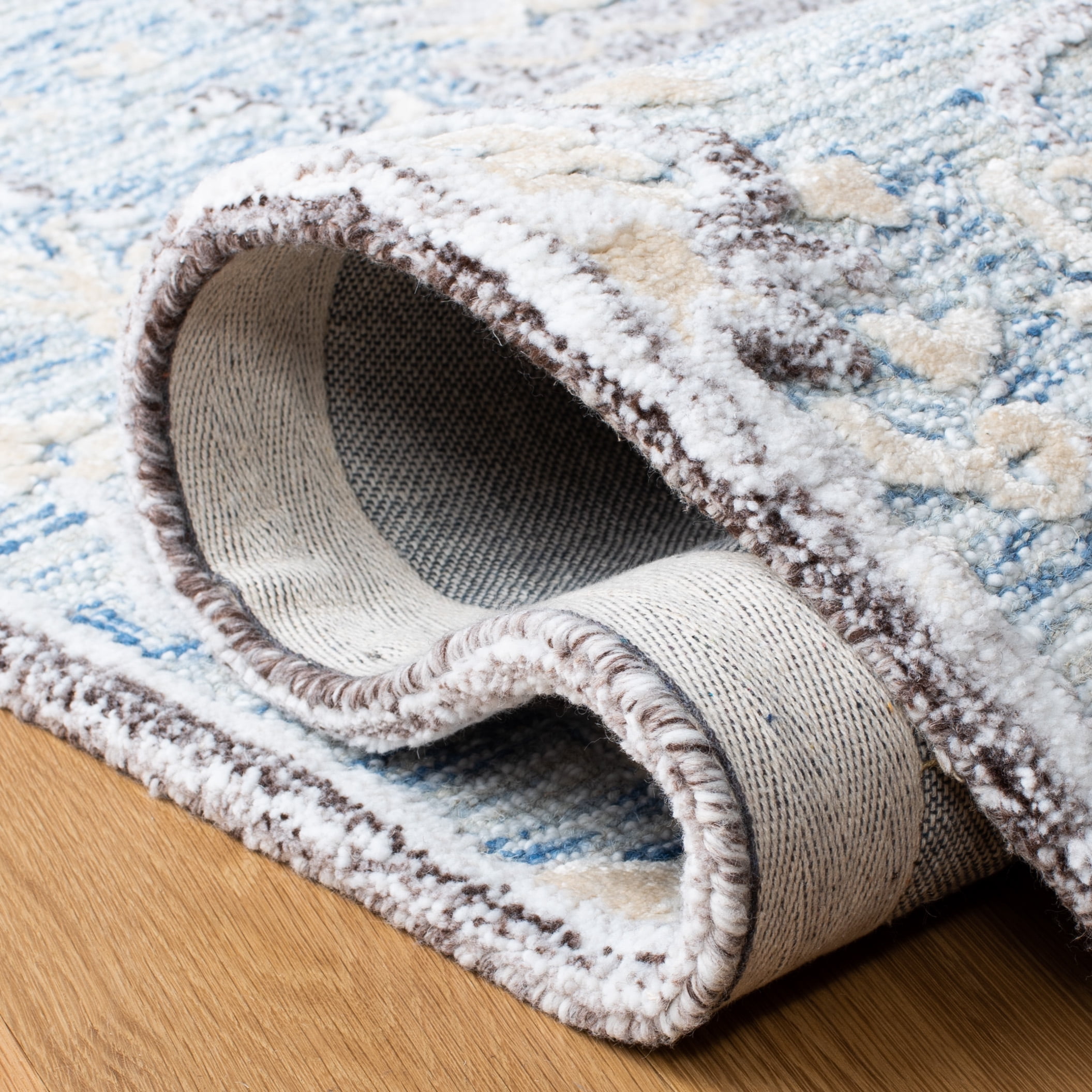 SAFAVIEH Glamour Quinten Floral Area Rug, Light Blue/Ivory, 6' x 6' Round