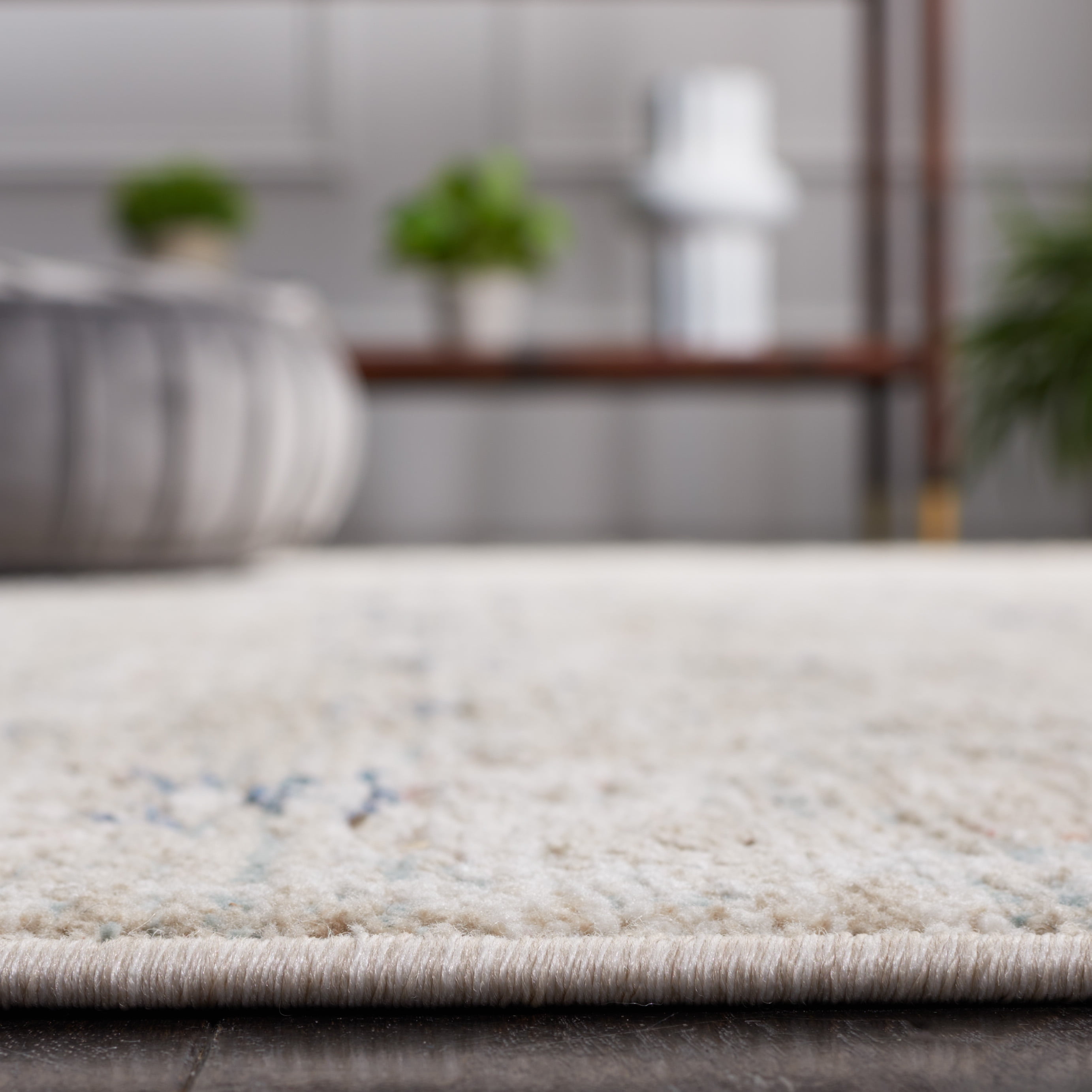 SAFAVIEH Vivaldi Petrina Abstract Area Rug, Ivory/Navy, 6'7" x 6'7" Square