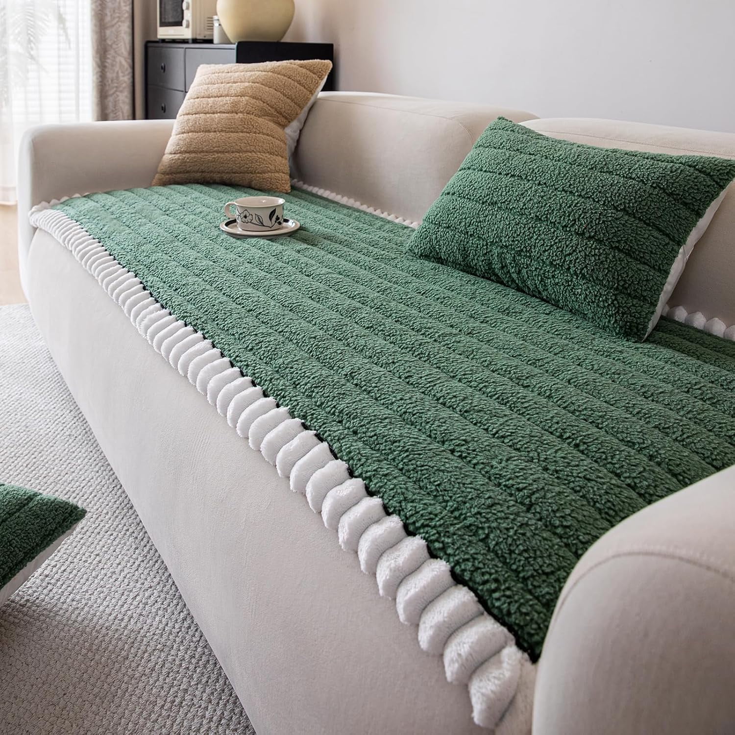 Joqmia Quilted Non-Slip Pet Sofa Cover - Sherpa Fleece Machine Washable Couch Protector for Dogs & Kids