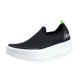 thumbnail image 1 of Zapato de recuperación OOFOS Omega EEzee Low blanco y negro para mujer 5, 1 of 7