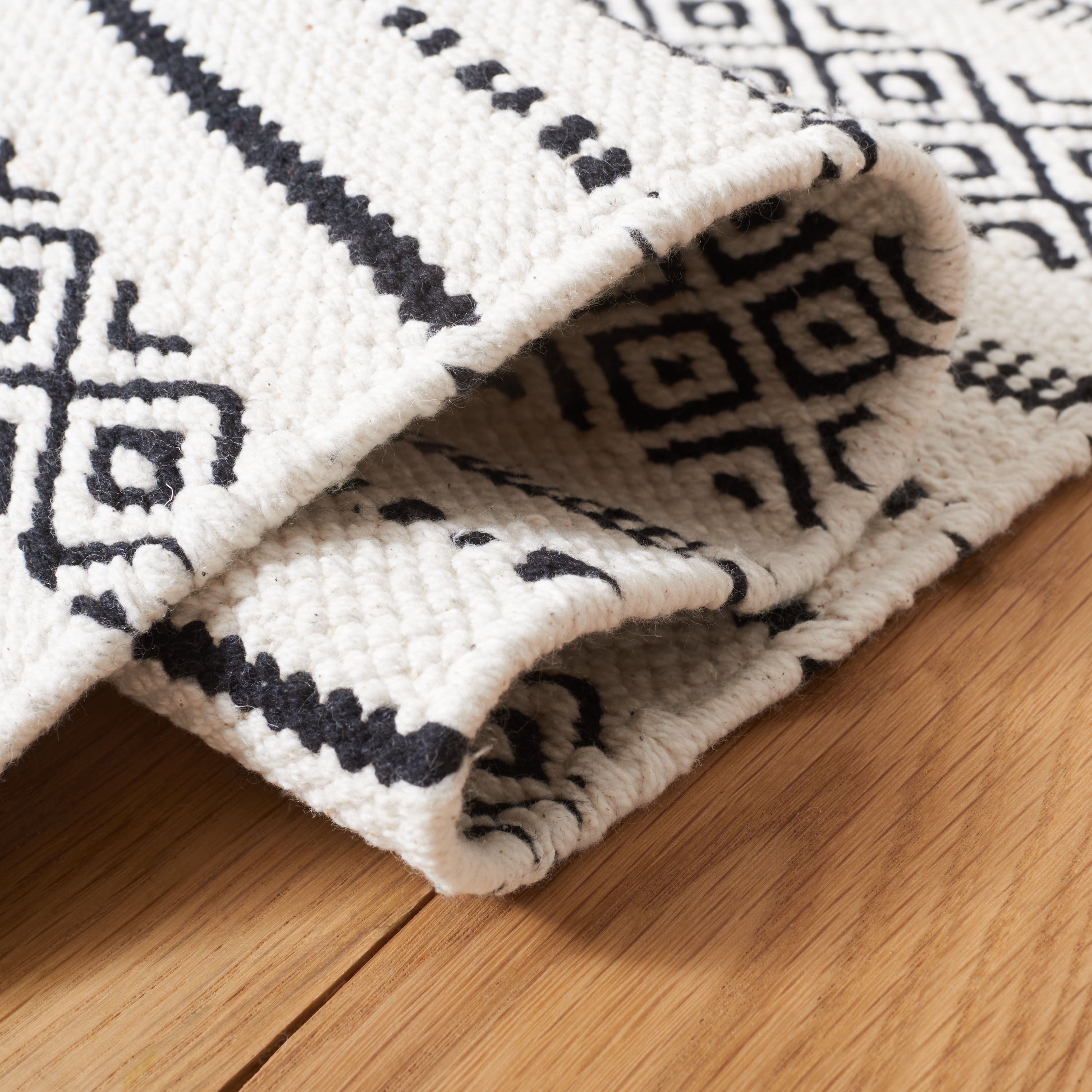 SAFAVIEH Kilim Jay Striped Cotton Area Rug, Ivory/Black, 8' x 10'