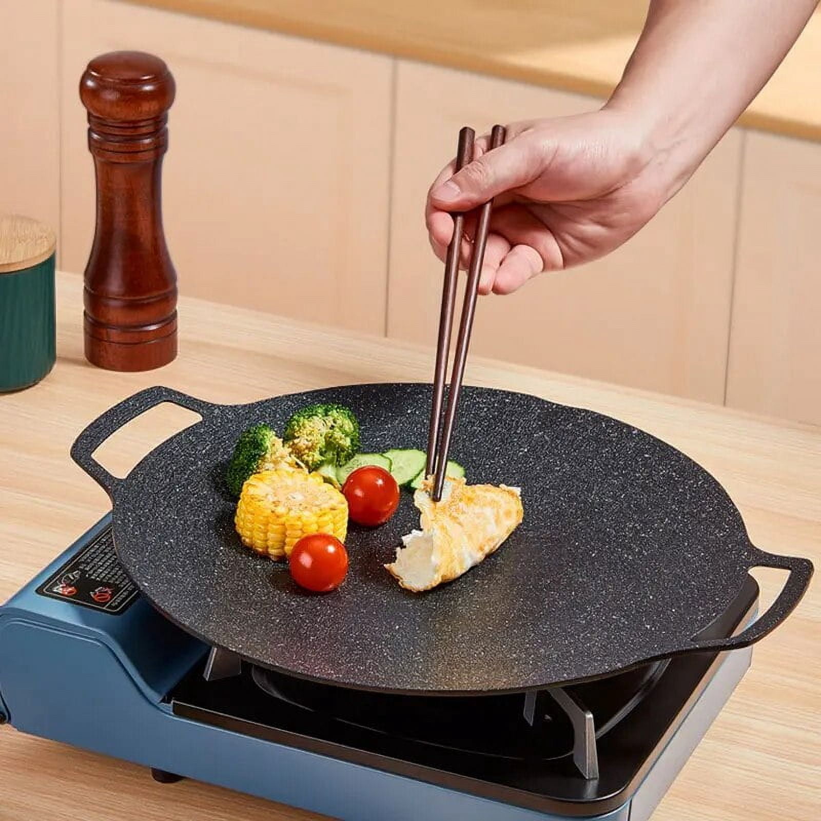 Korean BBQ Grill Pan Smokeless Round Griddle Pan Barbecue Plate Indoor Outdoor Grilling Frying Pan with Heat-resistant holder
