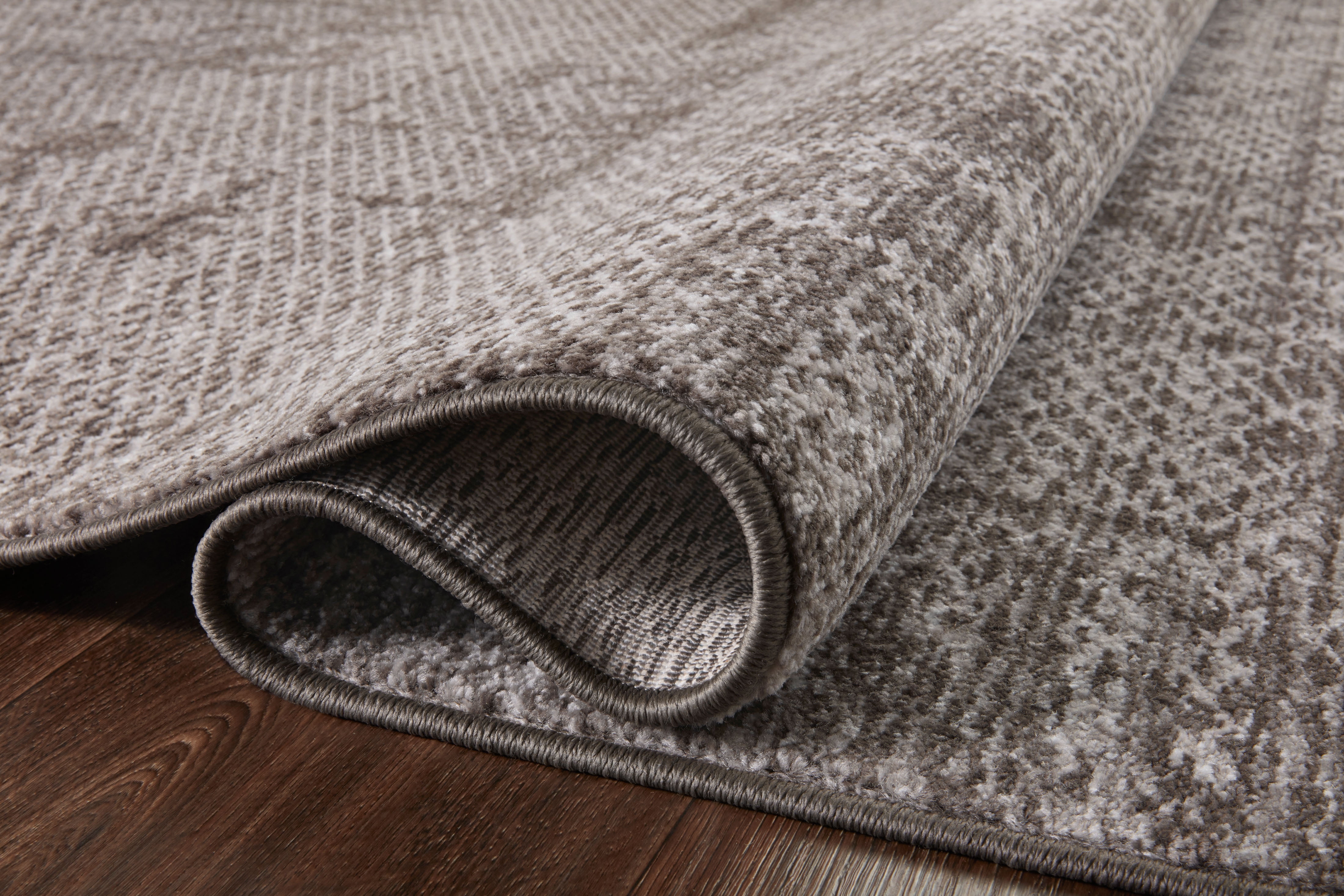 Loloi Vance Taupe / Dove 2'-3" x 3'-10" Accent Rug