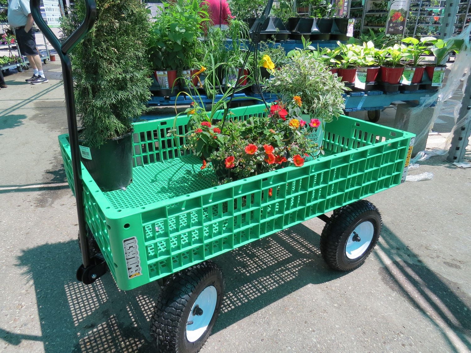 Millside Garden crate plastic 30" x 46" wagon