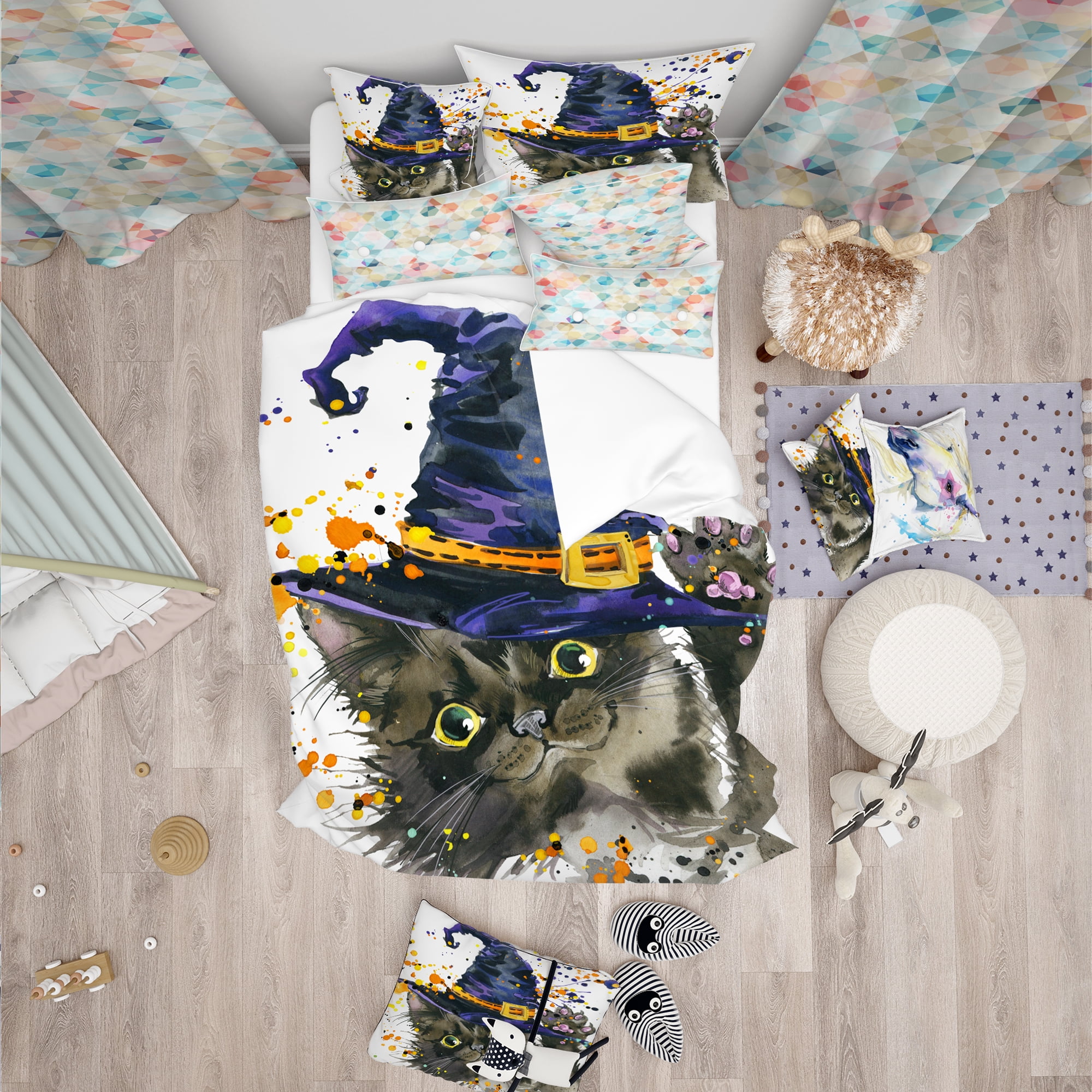 Designart 'Halloween Cat and Witch Hat' Modern & Contemporary Duvet Cover Set