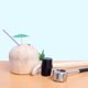 thumbnail image 4 of Juego de 2 piezas de herramientas para abrir cocos para cocos jóvenes - Herramienta para abrir cocos súper segura y fácil de usar - Juego de abridores de cocos de acero inoxidable apto para alimentos con martillo Rojo Verde, 4 of 5