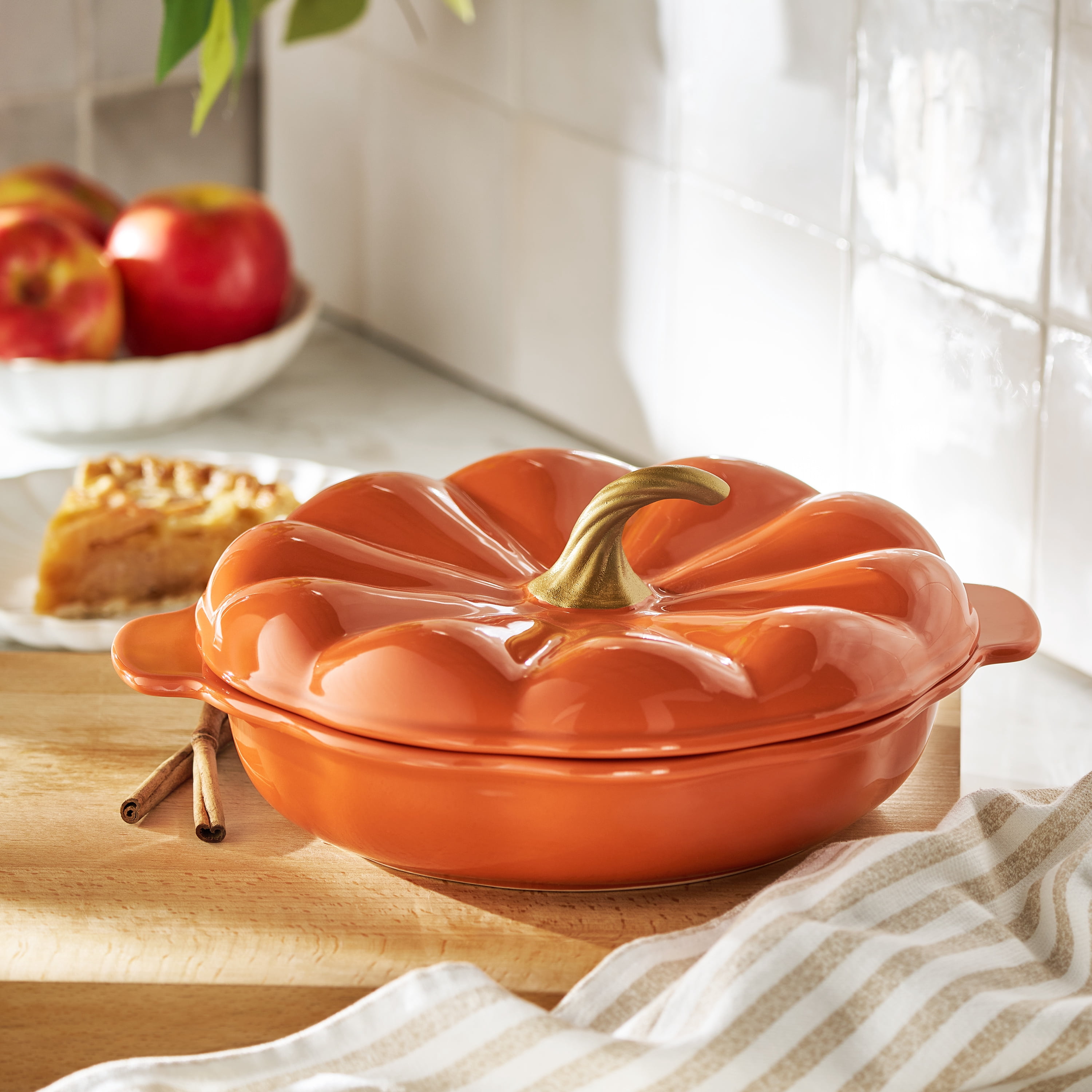 The Pioneer Woman 10-Inch Orange Stoneware Pumpkin Pie Dish with Lid