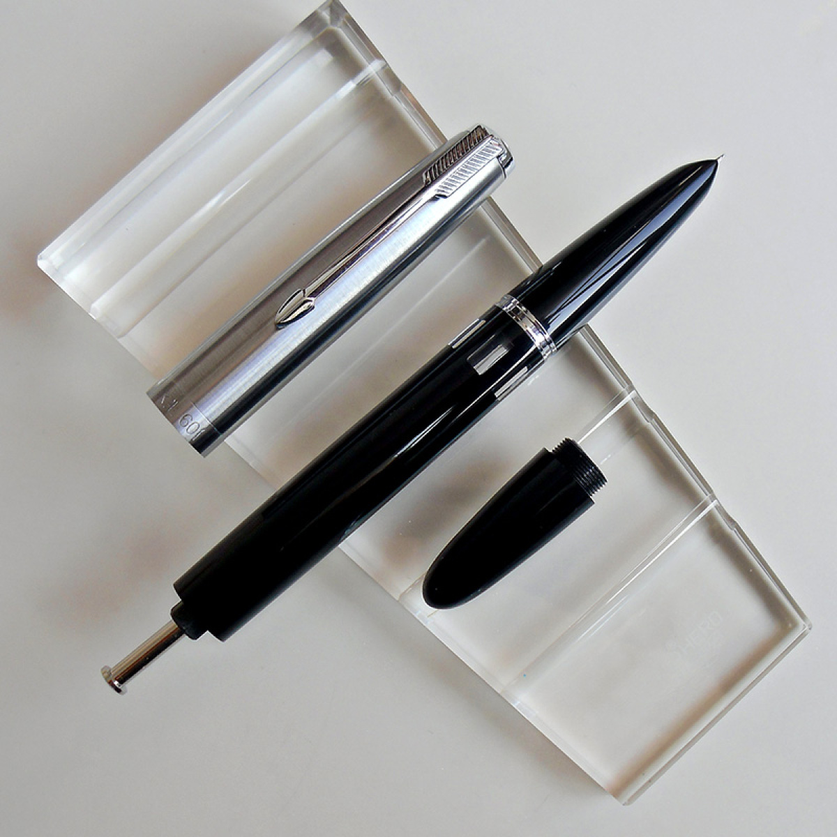 1 x Fountain Pen , esin Body Steel Push Cap Vacumatic Fountain Pen F Nib 0.5MM With Ink Window